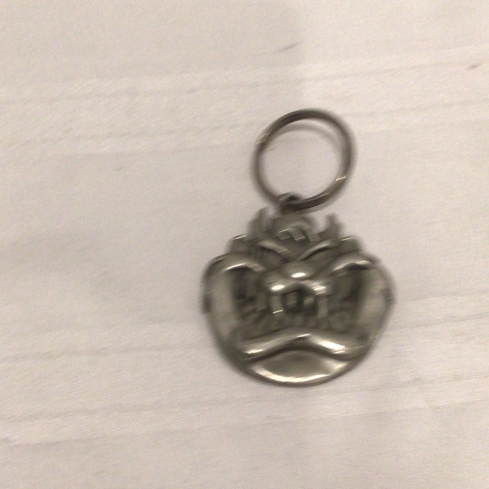 Warner Bros. Silver Tasmanian Devil Keychain1995 pewter metal with silver